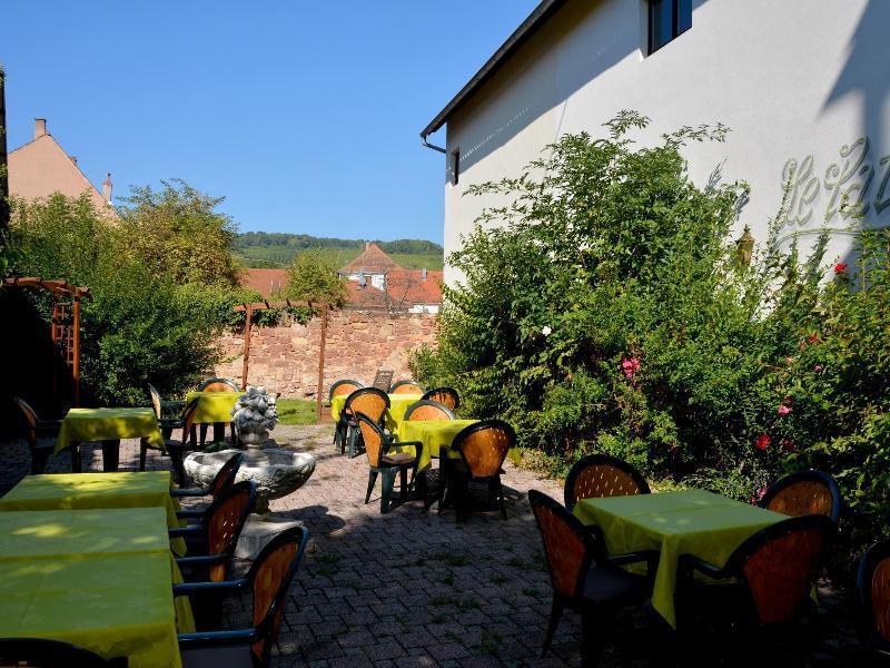 Logis Hotel Du Centre - Halte Ideale En Cyclotourisme Avec Garage A Velos Clos โมลไชม์ ภายนอก รูปภาพ