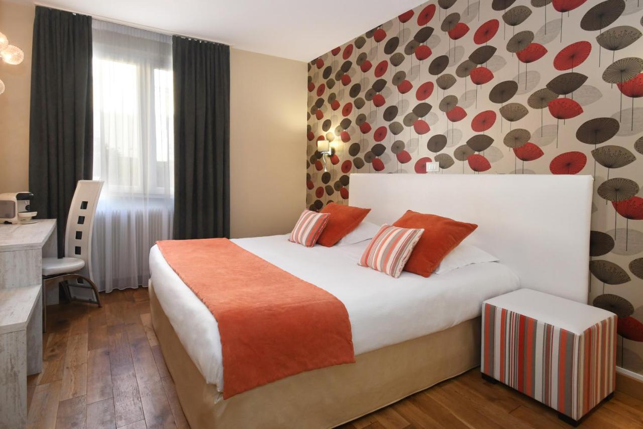Logis Hotel Du Centre - Halte Ideale En Cyclotourisme Avec Garage A Velos Clos โมลไชม์ ภายนอก รูปภาพ