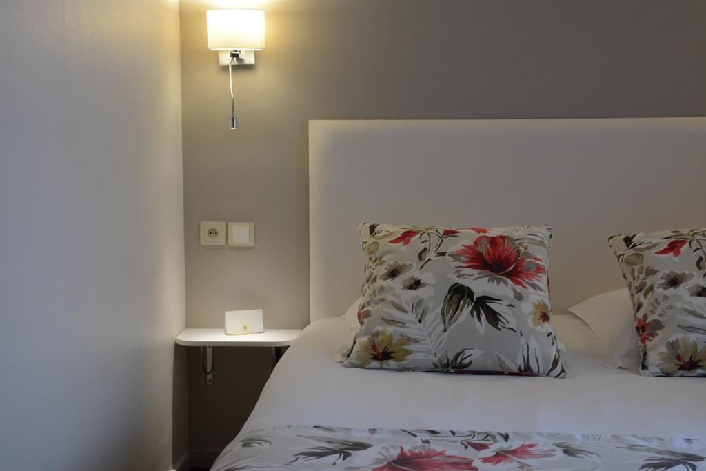 Logis Hotel Du Centre - Halte Ideale En Cyclotourisme Avec Garage A Velos Clos โมลไชม์ ภายนอก รูปภาพ