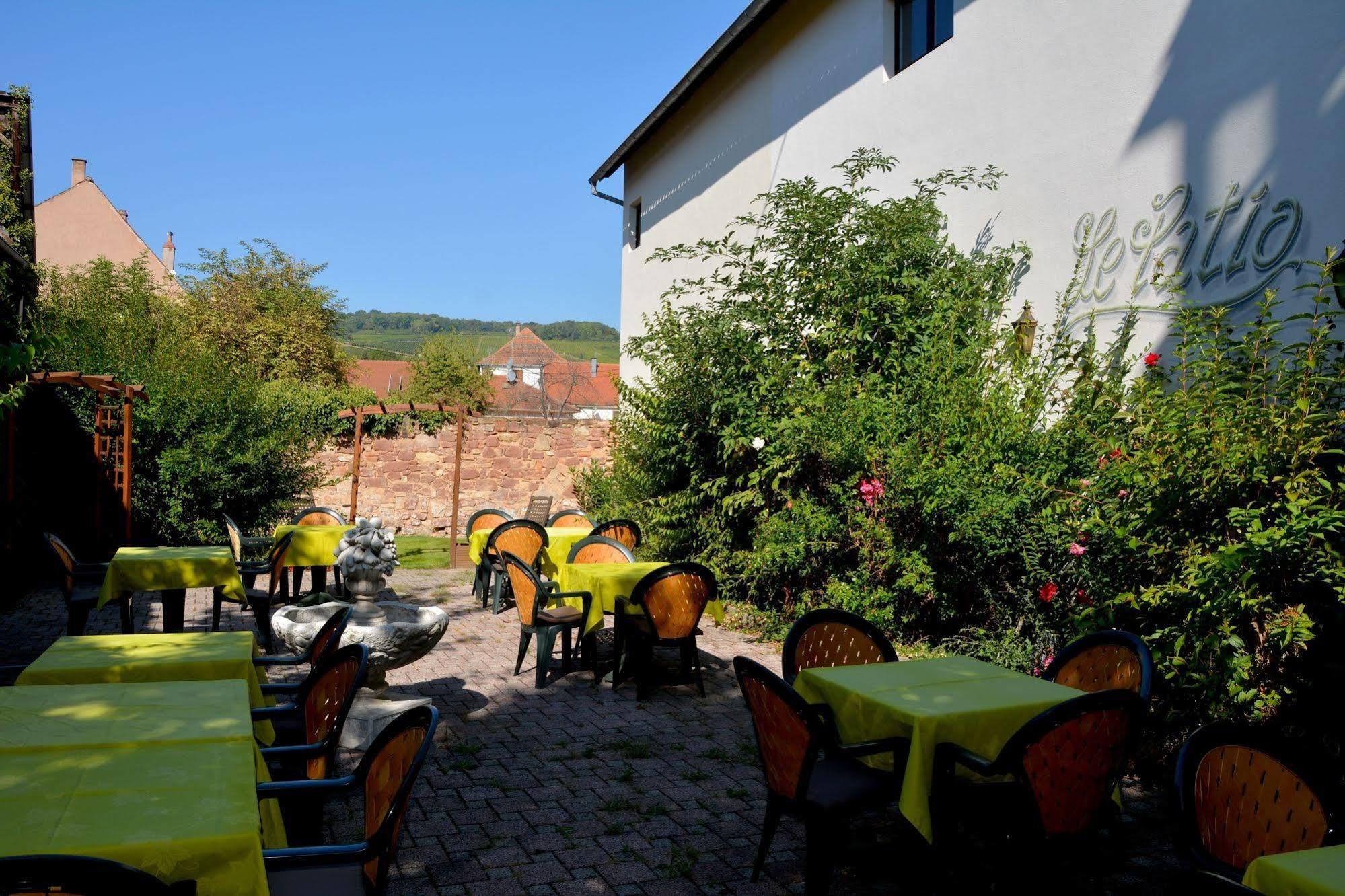 Logis Hotel Du Centre - Halte Ideale En Cyclotourisme Avec Garage A Velos Clos โมลไชม์ ภายนอก รูปภาพ